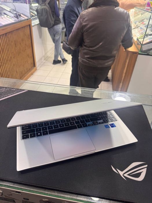 Ноутбук Samsung Galaxuybook Intel Core i7-13 SSD 1TB DDR5 16GB IPS