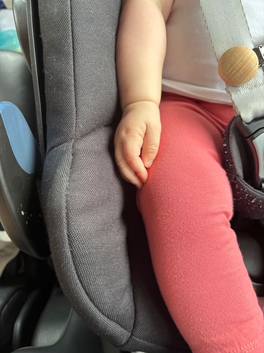 Стол за кола Maxi-Cosi Pebble Pro i-Size Essential Black