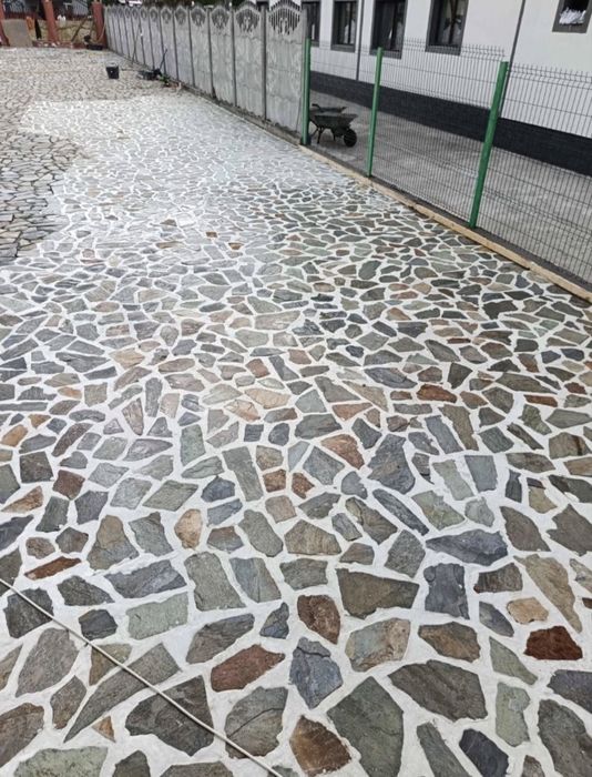 Vand si montez piatra