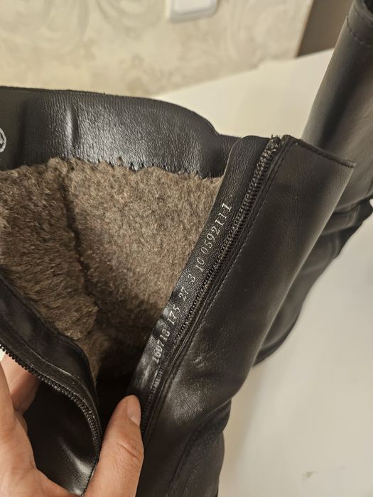 Продам детские сапоги ( 26-28 размеры)
