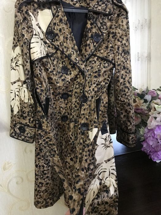 Плащ продам