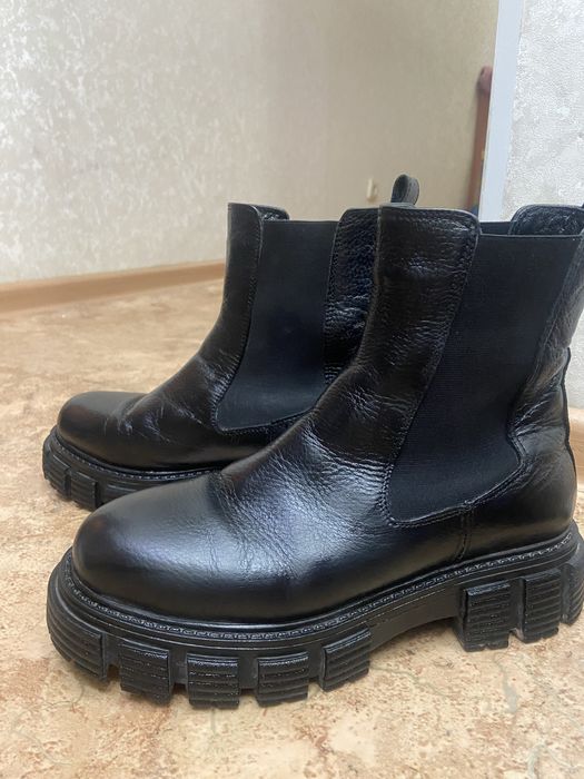 Продаются сапоги кожаные