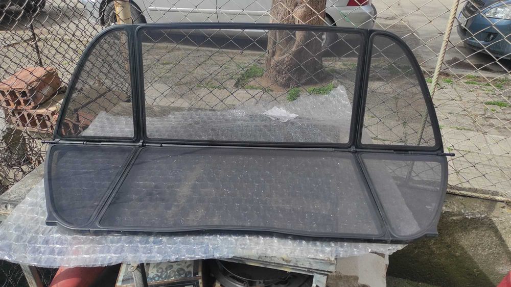 Щора за вятър, ветробран, уиндшот  E46 cabrio

500 лева