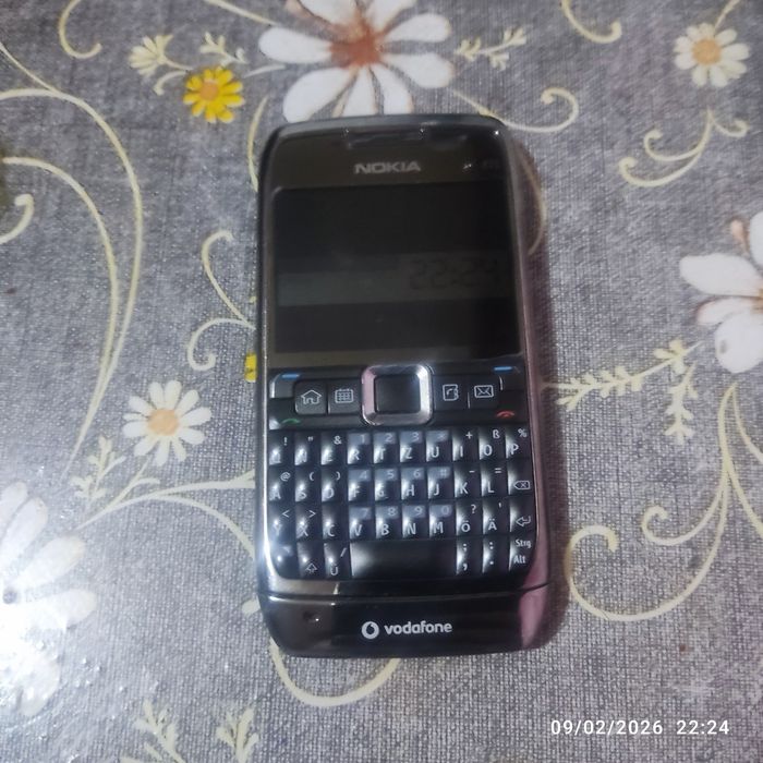 Manga shu telefonni orqa krishkasi kerek nomi Nokia E71 arzonroq kerek