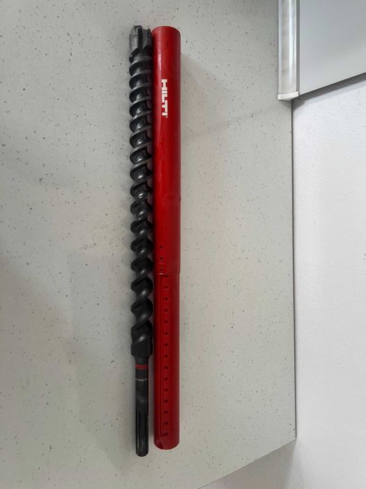 Свредел  на марката HILTI