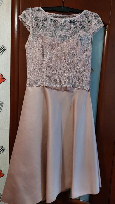 Продам платье красивое