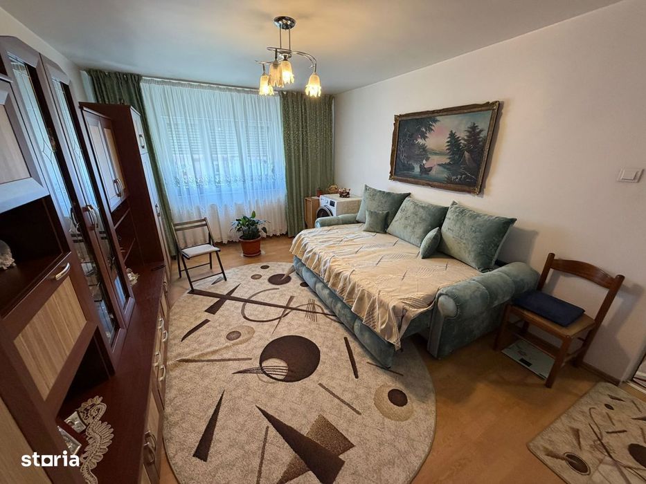Apartament 2 camere, decomandat - zona Cetate