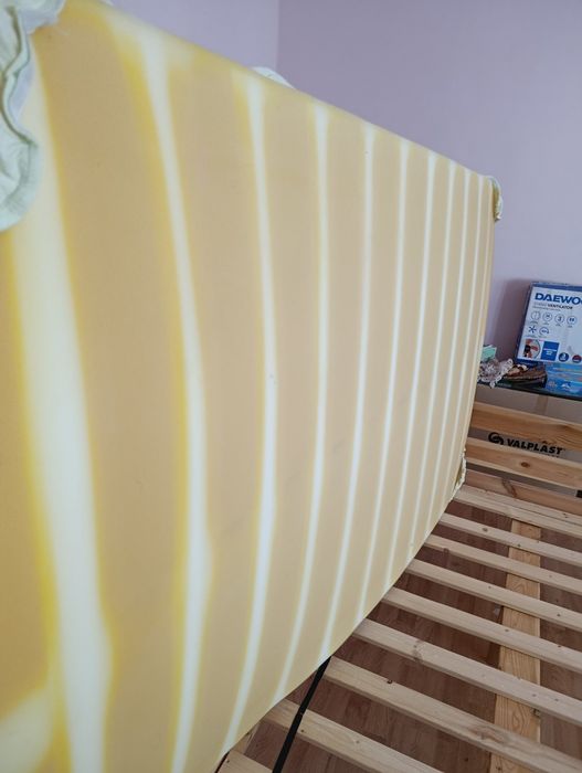 Pat de o persoană sau pentru copii o singură dată util izat se vinde cu burete