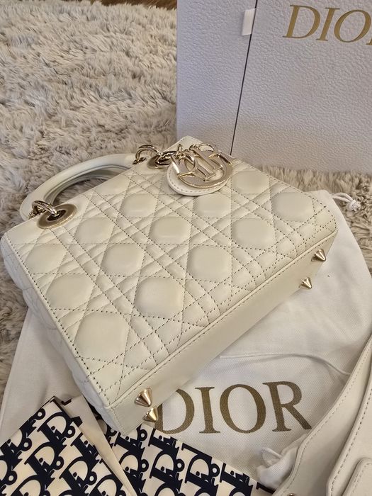 Налична чанта Lady Dior Latte