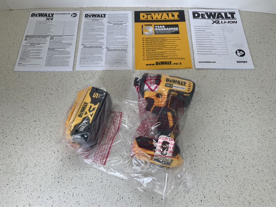DeWALT DCF 887 XR. Impact Cu Bit. Combo Cu Baterie de 5Ah, Original Nou.