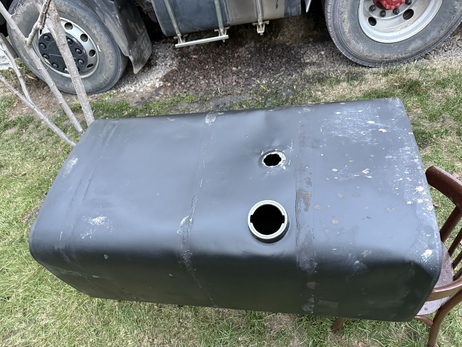 Продам топливный бак