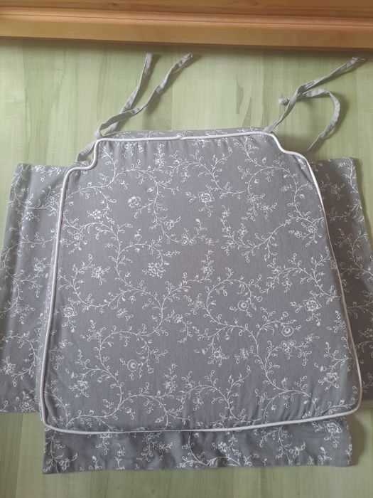 Възглавнички за столове.