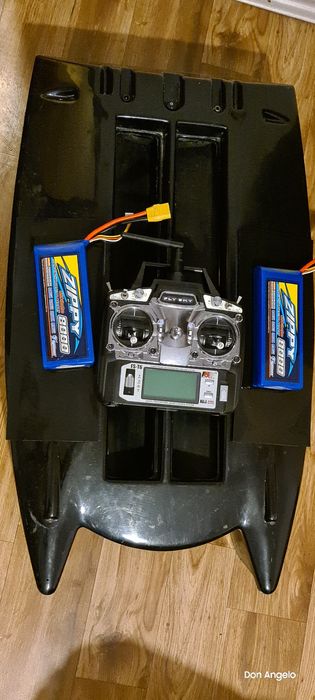 Лодка за захранка