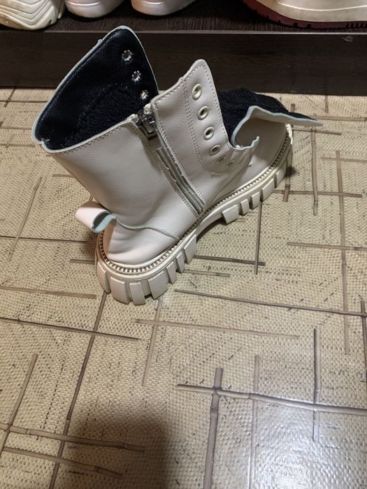 Продам ботинки