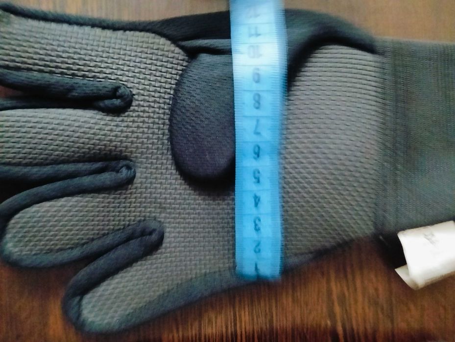 Перчатки для вратаря