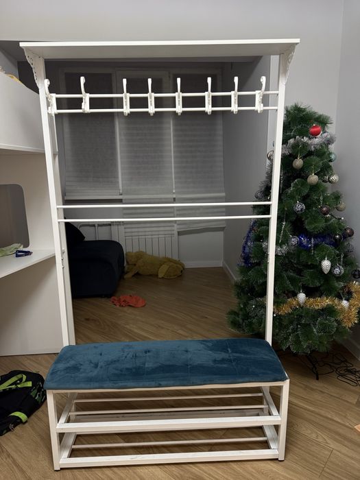 Вешалка в прихожку