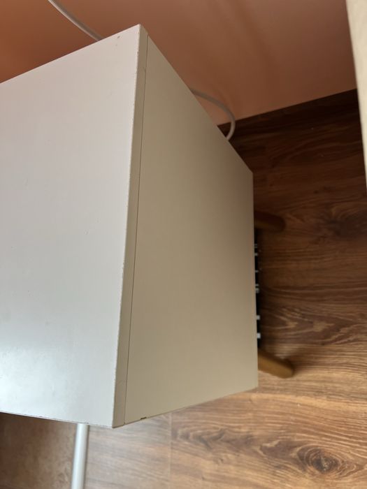 Нощно шкафче бяло