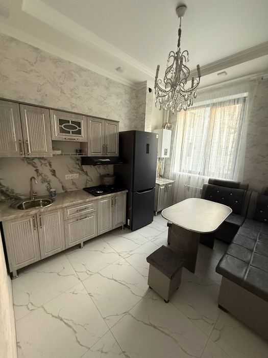 Продаю свою квартиру сергели сугдиона новостройка