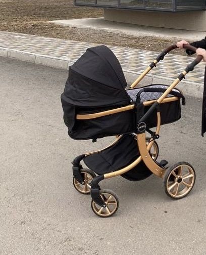 Продам коляску..