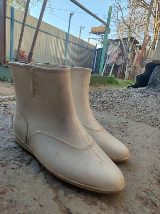 Продам резиновые сапоги