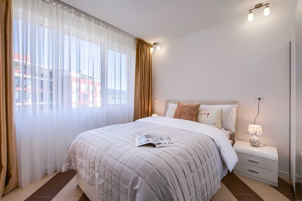 На плажа! Двустаен с две бани с гледка море в комплекс Хевън!