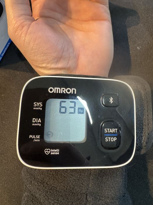 Tensiometru Omron RS3