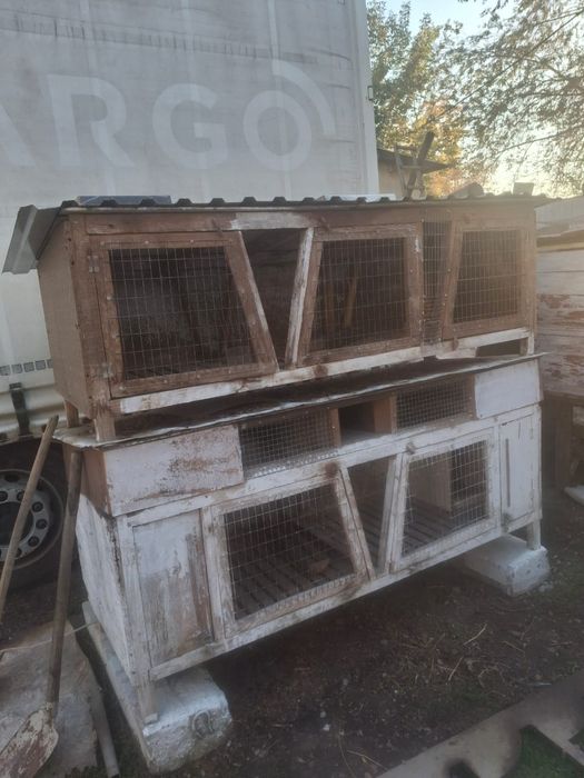 Продам клетки для кроликов