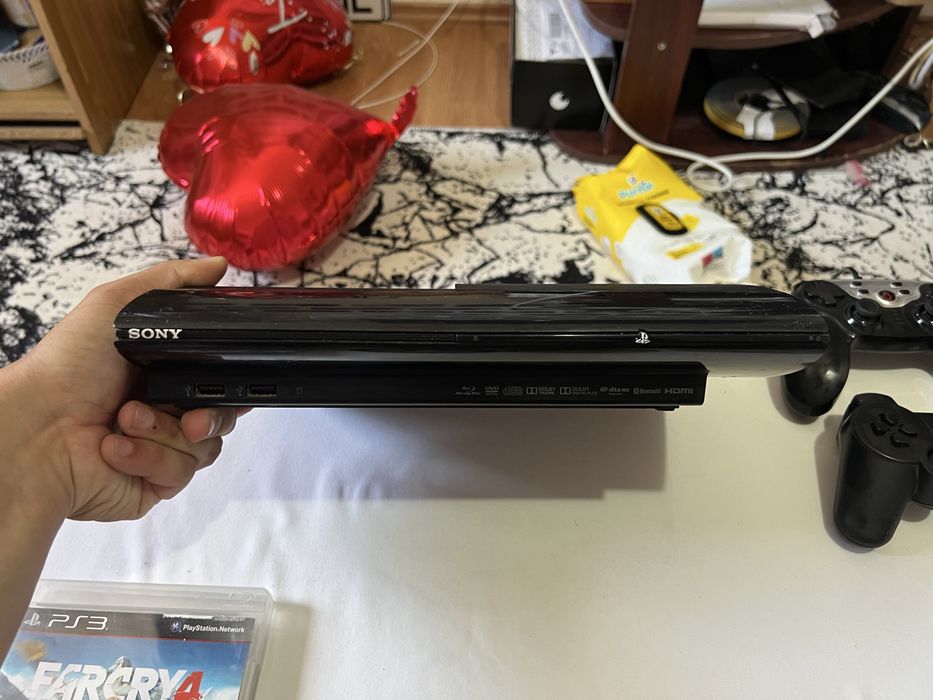 Vand Playstation  3 super slim folosit ocazional