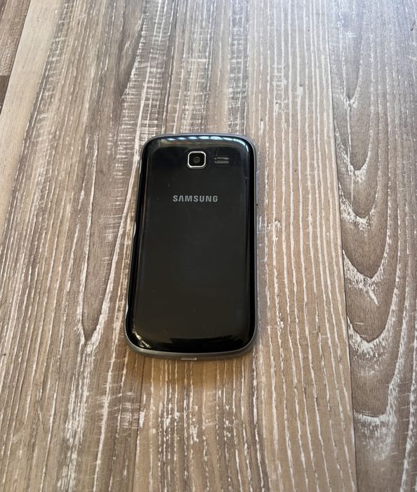 3 броя телефона SAMSUNG