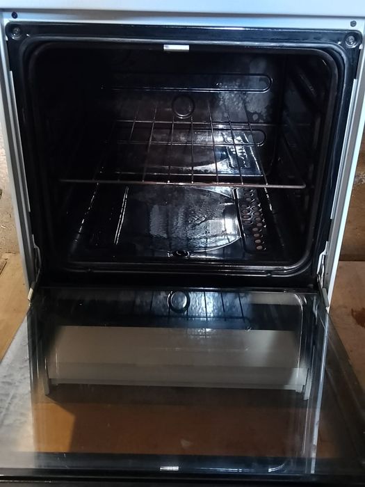 Продам газовую плиту