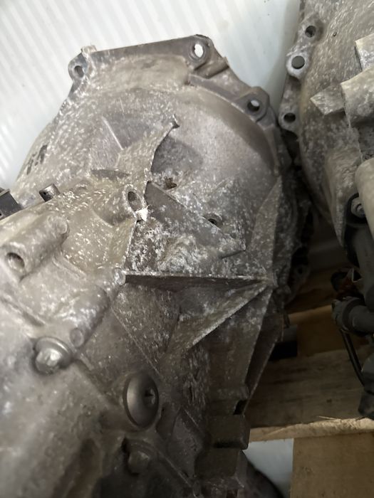 Cutie 318d getrag manuala 6 trepte bmw e90 143 cai