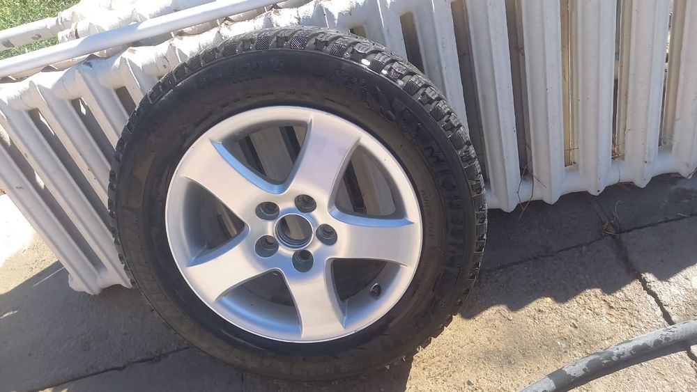 Диск с зимними резинами