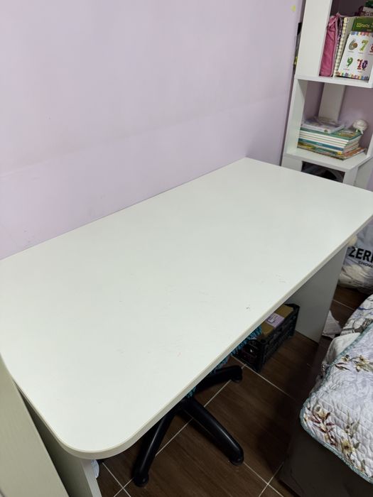 Продам кровать, стол и шкаф