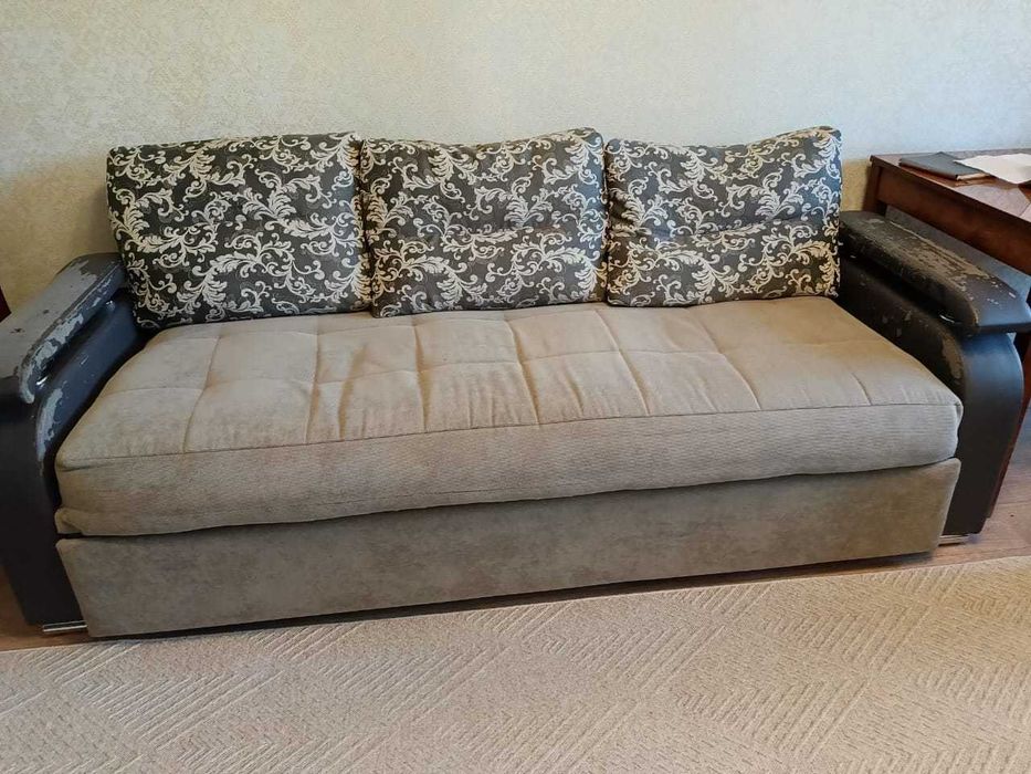 Диван раскладной б/у