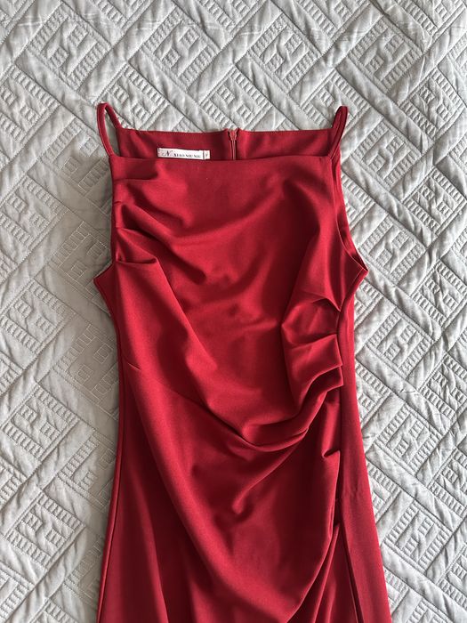 Платье красное вечернее