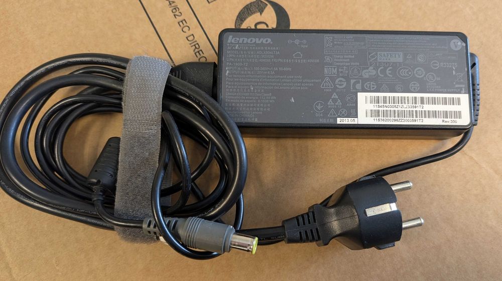 Incarcator Lenovo 90 wati mufa rotunda