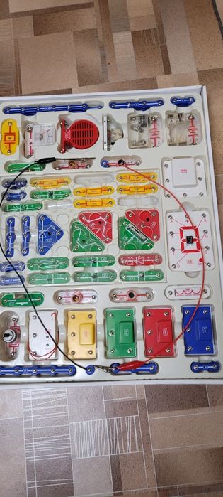 Эл. Конструктор "Знаток"