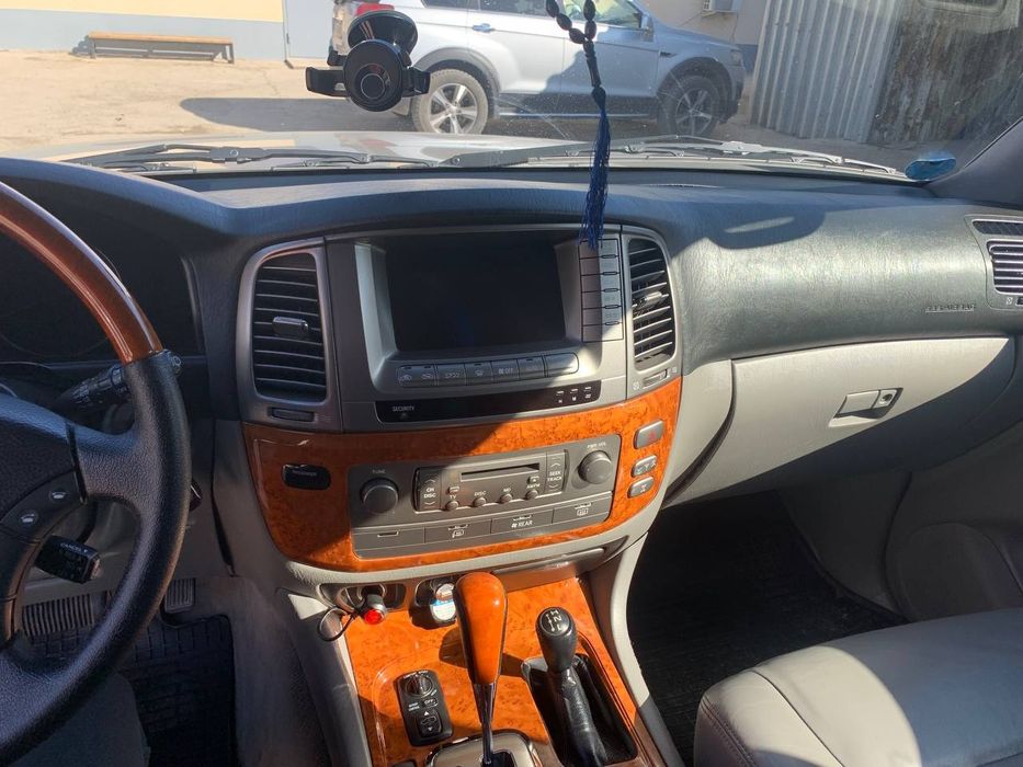 Lexus lx 470 xolati zor