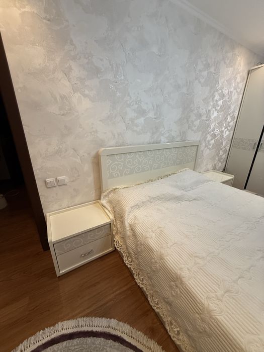 Срочно! Продаю спальный гарнитур