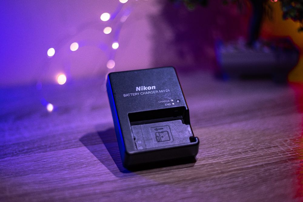 Nikon D3200 + Обектив Nikon 18 + 55 KIT  DX VR