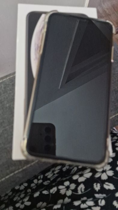 Продаю iPhone XS Max