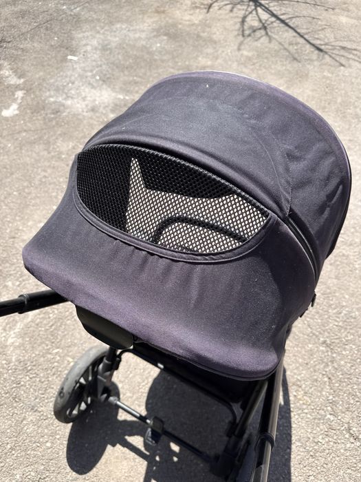 Коляска с люлькой