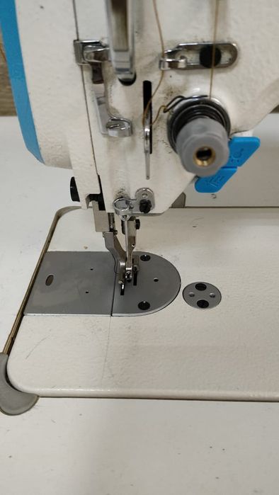 Продам швейную машинку Jack H2