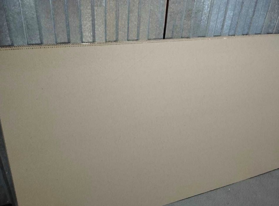 Продам картон б/у