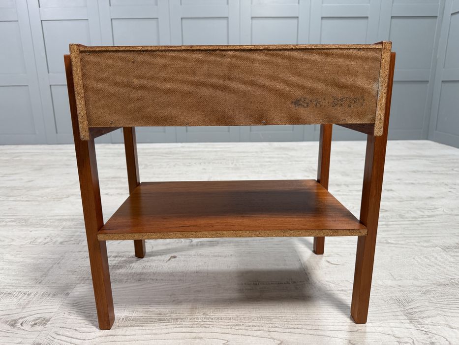 Нощно шкафче от 60-те Д908