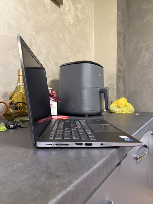 Лаптоп Lenovo T14S Gen2 I7-1185G7, 16GB, 512GB с Тъчскрийн Алуминиев!