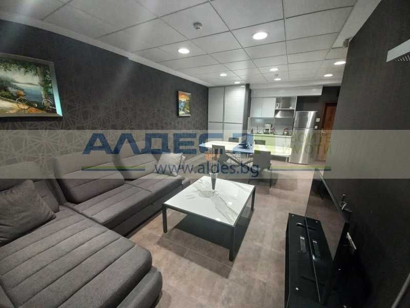 Луксозно мебелиран двустаен ап. в Младост 4!