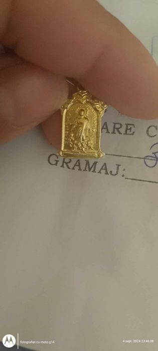 iconiță 18k g 2.80 este din Spania este ca nou