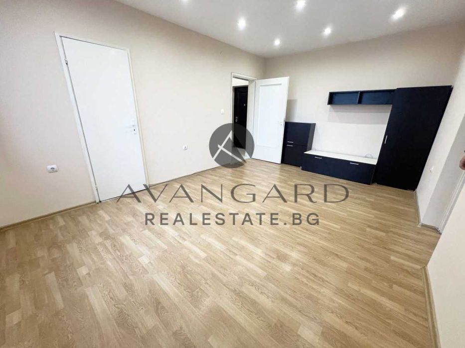 оф.24166 Двустаен с три отделни стаи/ Изгрев