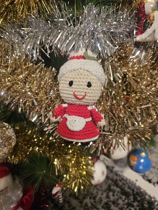 Ръчно изплетени коледни играчки за елха